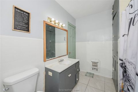 Tiny photo for 301 Elm Ave Ave, Bryan, TX 77801 (MLS # 26004162)