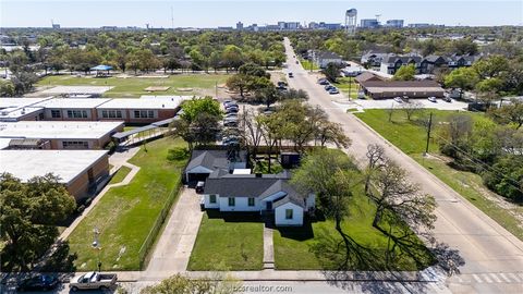 Tiny photo for 301 Elm Ave Ave, Bryan, TX 77801 (MLS # 26004162)