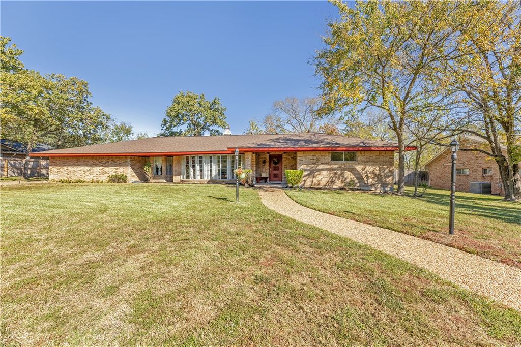 Photo of 1107 Merry Oaks Drive, College Station, TX 77840 (MLS # 25013090)