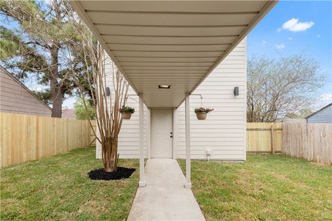 Tiny photo for 905 Westview Street, Bryan, TX 77802 (MLS # 25012415)