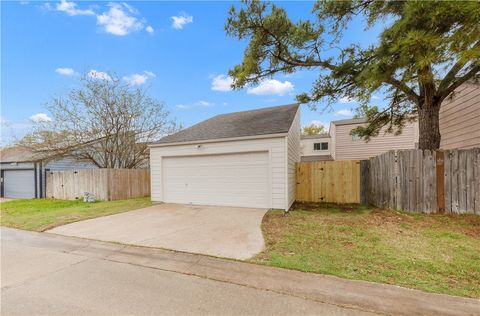 Tiny photo for 905 Westview Street, Bryan, TX 77802 (MLS # 25012415)
