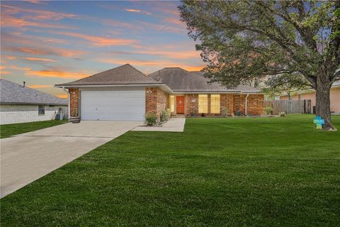 Photo of 2009 Cobblestone Lane, Bryan, TX 77807 (MLS # 26005357)