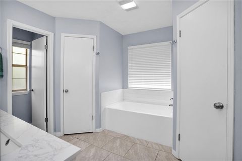 Tiny photo for 2009 Cobblestone Lane, Bryan, TX 77807 (MLS # 26005357)