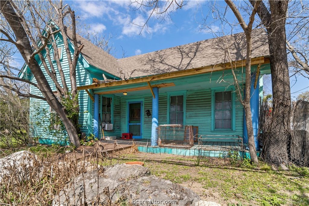 Photo of 600 W Wm J Bryan Parkway, Bryan, TX 77803 (MLS # 26002520)