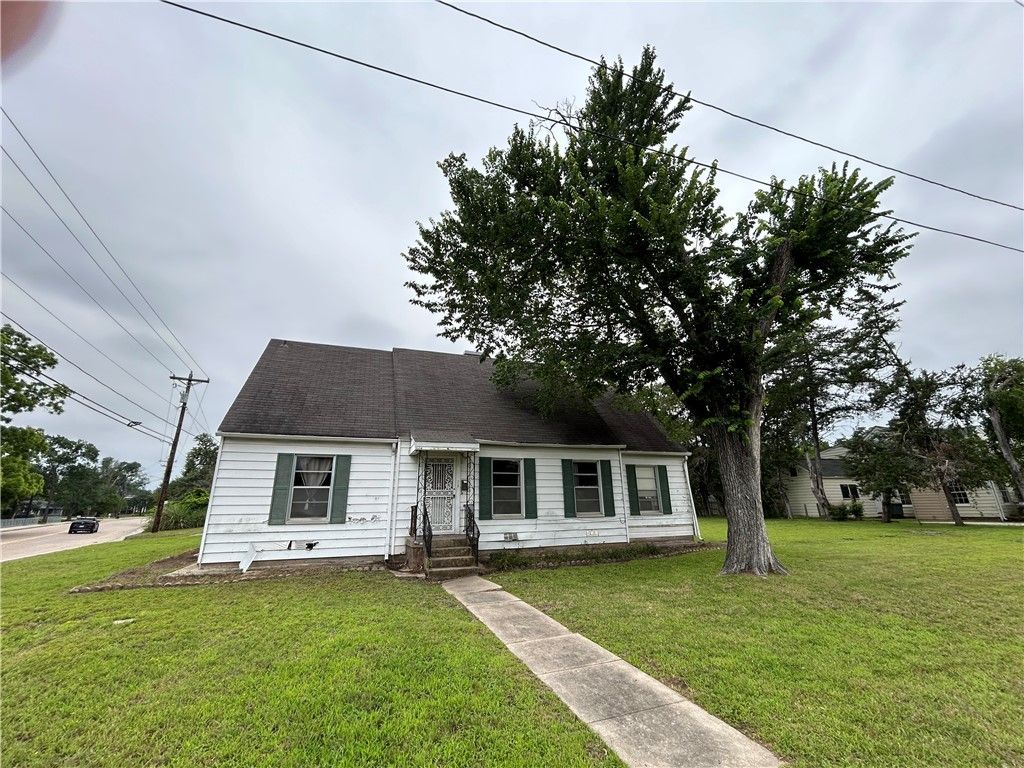 Photo of 1217 E 27th Street, Bryan, TX 77803 (MLS # 26005612)