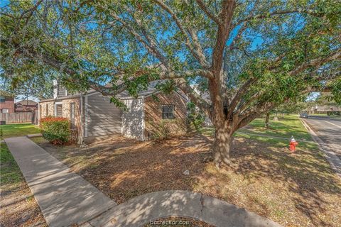 2516 Cross Timbers Drive, College Station, TX 77840 - MLS#: 23003288