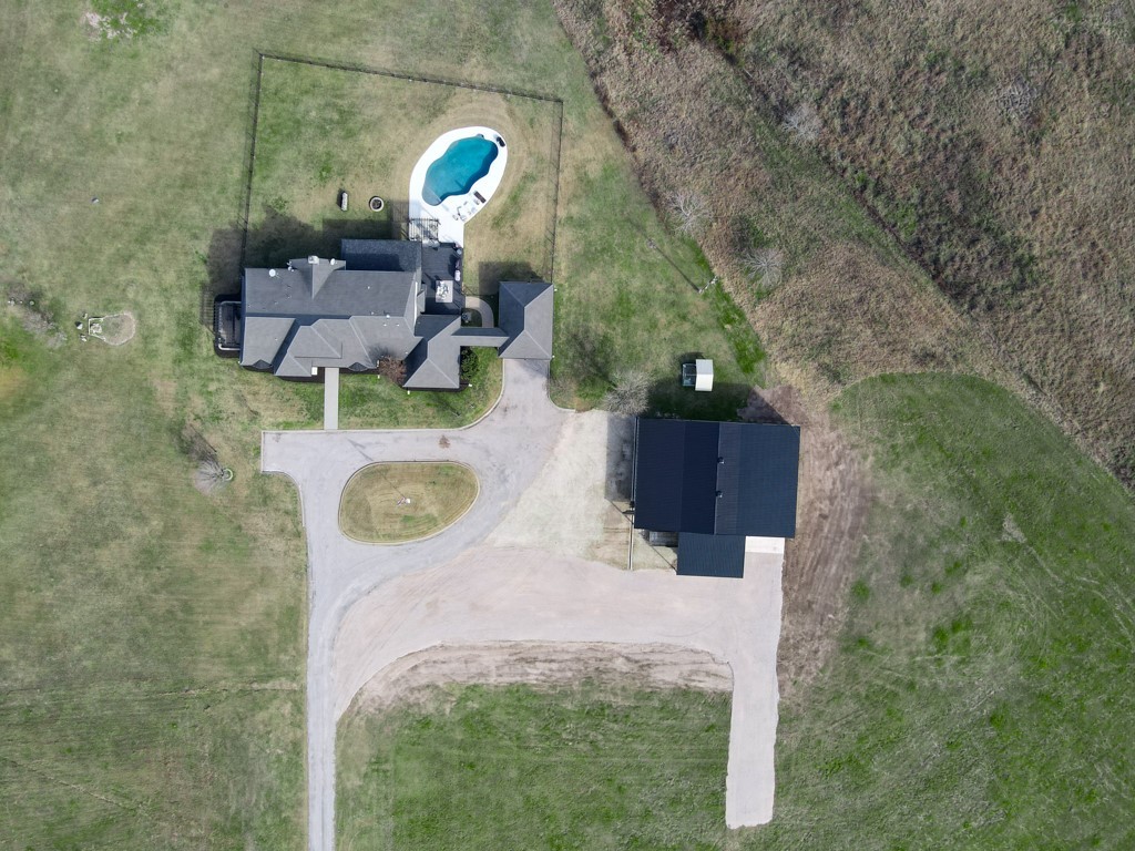 Giddings, Texas 78942, United States, 6 Bedrooms Bedrooms, ,5 BathroomsBathrooms,Residential,Active,15971