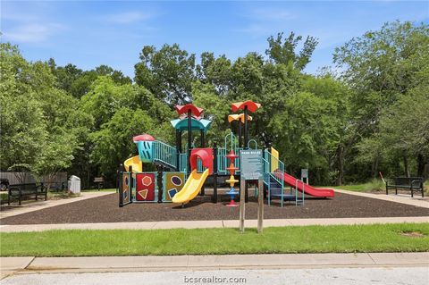 Tiny photo for 1707 Beaver Pond Court, Bryan, TX 77807 (MLS # 26007029)