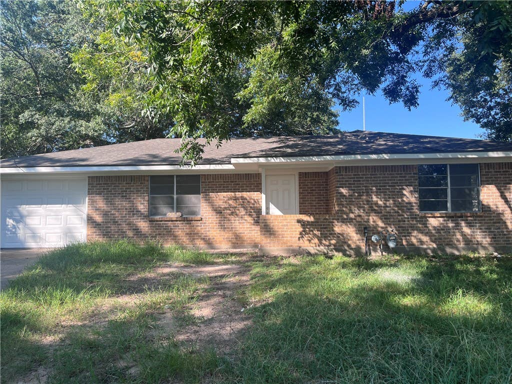 Photo of 211 Scott Court, Brenham, TX 77833 (MLS # 26010099)