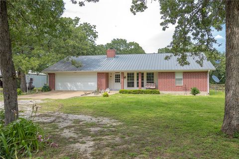 4988 Paso Fino Lane Madisonville TX 77864