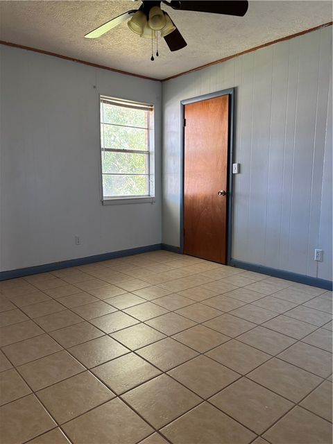 Tiny photo for 411 Hickory, Calvert, TX 77837 (MLS # 25012360)