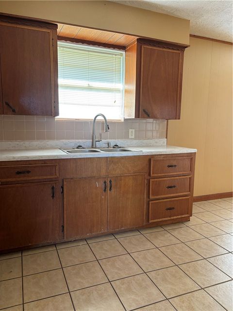 Tiny photo for 411 Hickory, Calvert, TX 77837 (MLS # 25012360)