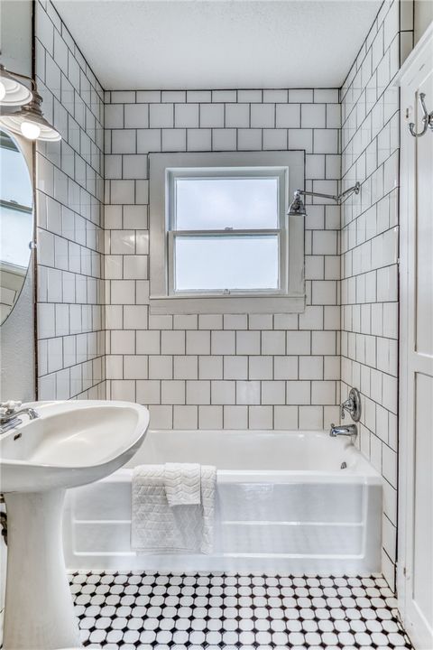 Tiny photo for 408 N Hunt Street, Bellville, TX 77418 (MLS # 26005253)