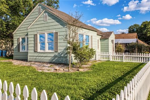 Tiny photo for 408 N Hunt Street, Bellville, TX 77418 (MLS # 26005253)