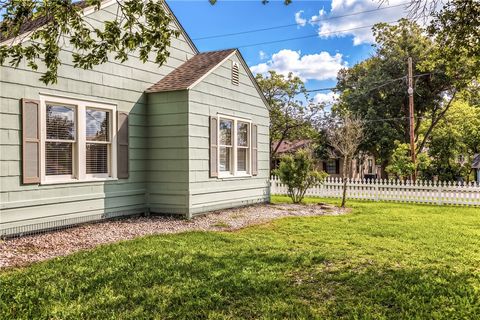 Tiny photo for 408 N Hunt Street, Bellville, TX 77418 (MLS # 26005253)