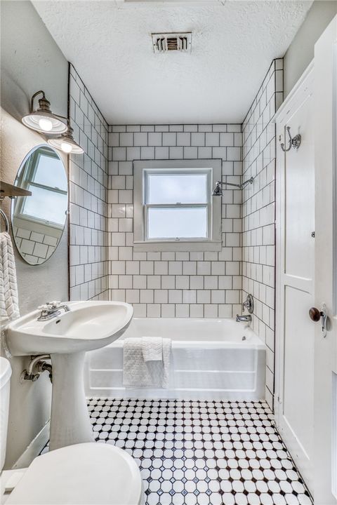 Tiny photo for 408 N Hunt Street, Bellville, TX 77418 (MLS # 26005253)