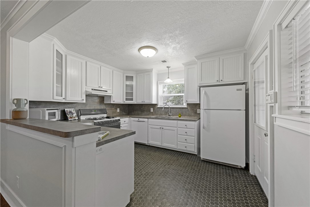 Bryan, Texas 77802, United States, 2 Bedrooms Bedrooms, ,2 BathroomsBathrooms,Residential,Pending,35196