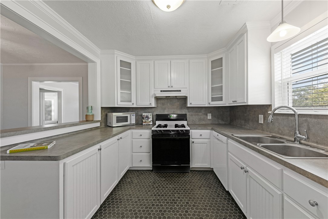 Bryan, Texas 77802, United States, 2 Bedrooms Bedrooms, ,2 BathroomsBathrooms,Residential,Pending,35196