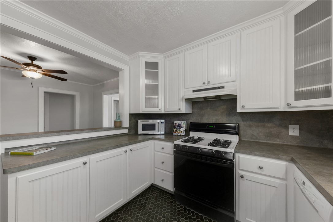 Bryan, Texas 77802, United States, 2 Bedrooms Bedrooms, ,2 BathroomsBathrooms,Residential,Pending,35196