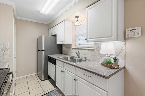 Tiny photo for 1904 Dartmouth Building I, Unit 1 Street, College Station, TX 77840 (MLS # 26002885)