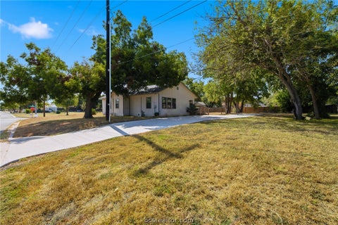 Tiny photo for 808 N Washington Avenue, Bryan, TX 77803 (MLS # 26011013)