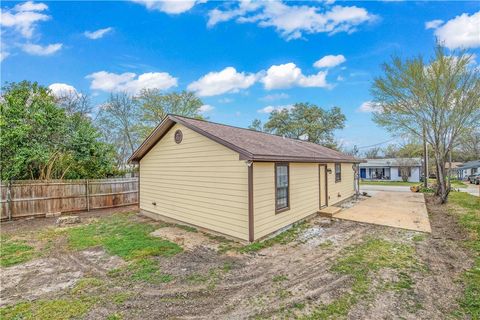 Tiny photo for 907 W 16th Street, Bryan, TX 77803 (MLS # 26002817)