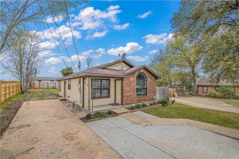 Tiny photo for 907 W 16th Street, Bryan, TX 77803 (MLS # 26002817)