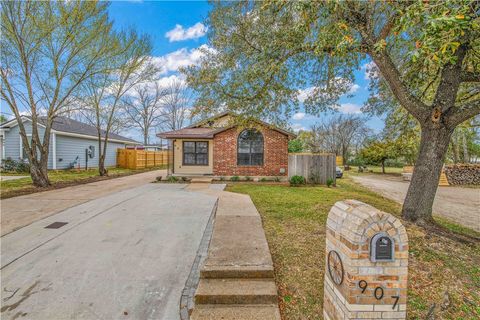Photo of 907 W 16th Street, Bryan, TX 77803 (MLS # 26002817)