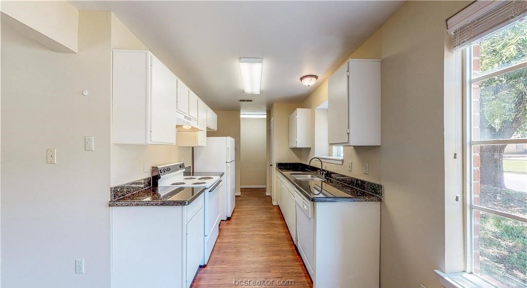 701-C Balcones Drive 44
