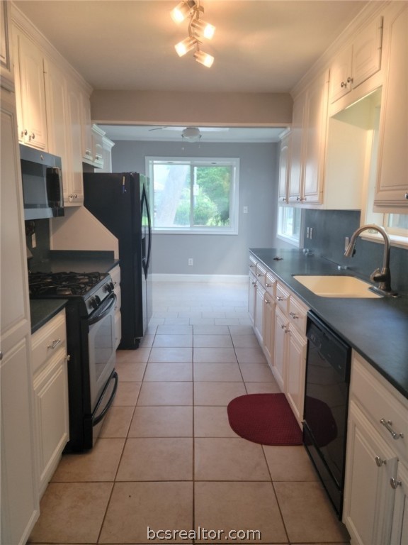 College Station, Texas 77845, United States, 4 Bedrooms Bedrooms, ,3 BathroomsBathrooms,Residential,Pending,59525