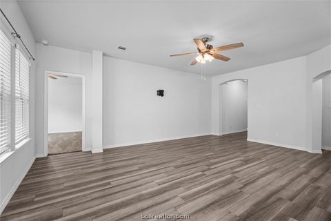 Tiny photo for 1939 Thorndyke Lane, Bryan, TX 77807 (MLS # 26006300)