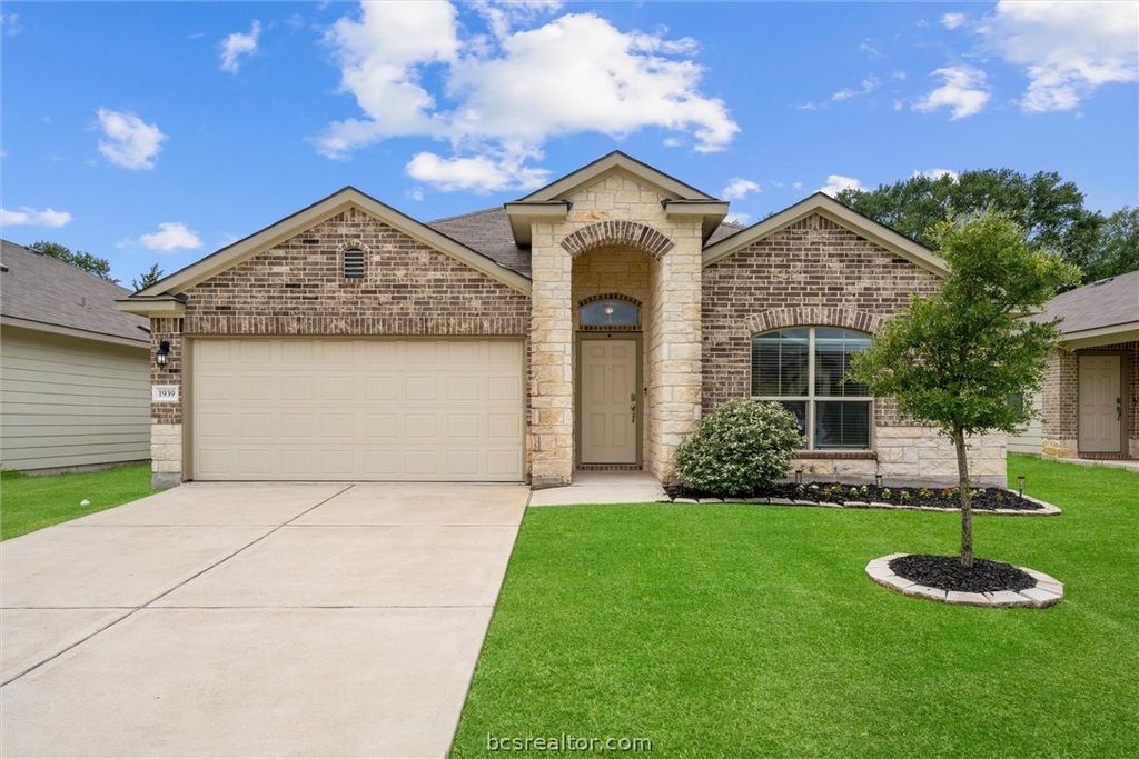 Photo of 1939 Thorndyke Lane, Bryan, TX 77807 (MLS # 26006300)