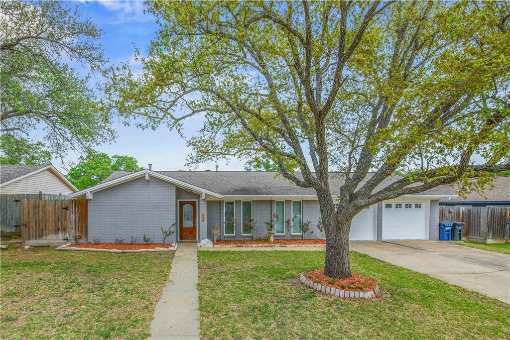 Photo of 1817 Laura Lane, College Station, TX 77840 (MLS # 26003266)