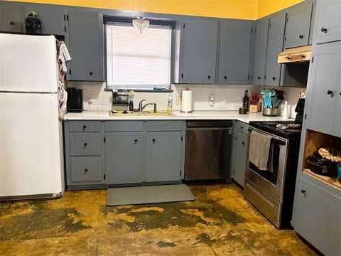 Tiny photo for 508 Rose Marie Boulevard, Hearne, TX 77859 (MLS # 25011022)