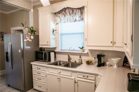 Tiny photo for 401 N Colorado Street, Burton, TX 77835 (MLS # 26008763)