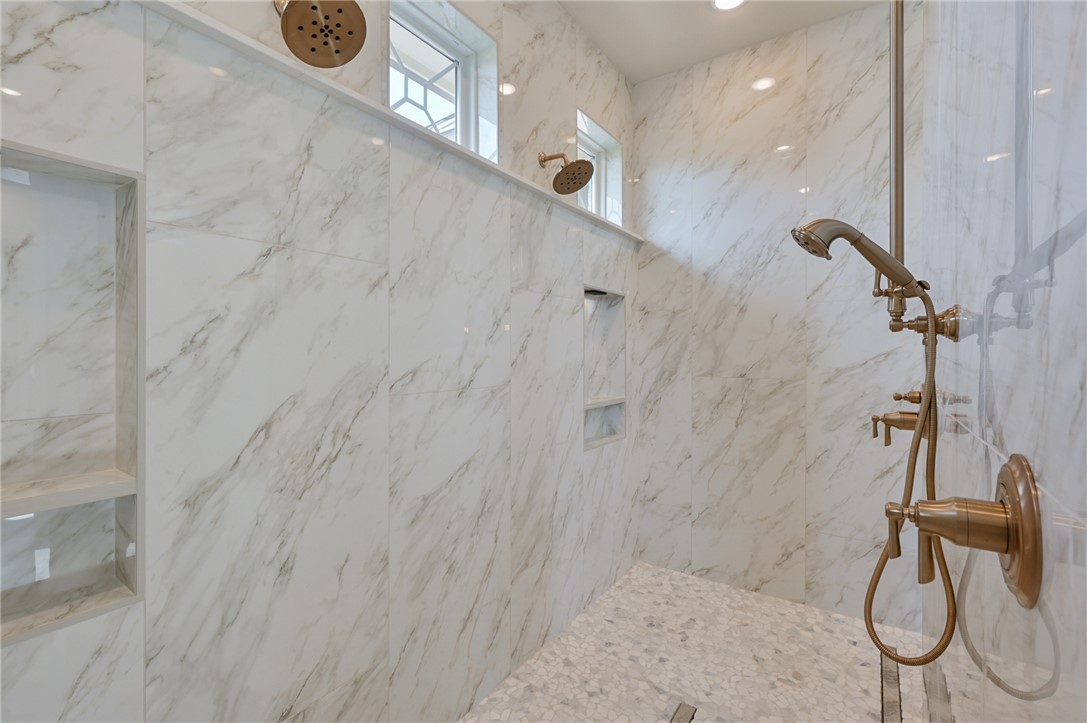 College Station, Texas 77845, United States, 5 Bedrooms Bedrooms, ,7 BathroomsBathrooms,Residential,Active,233386