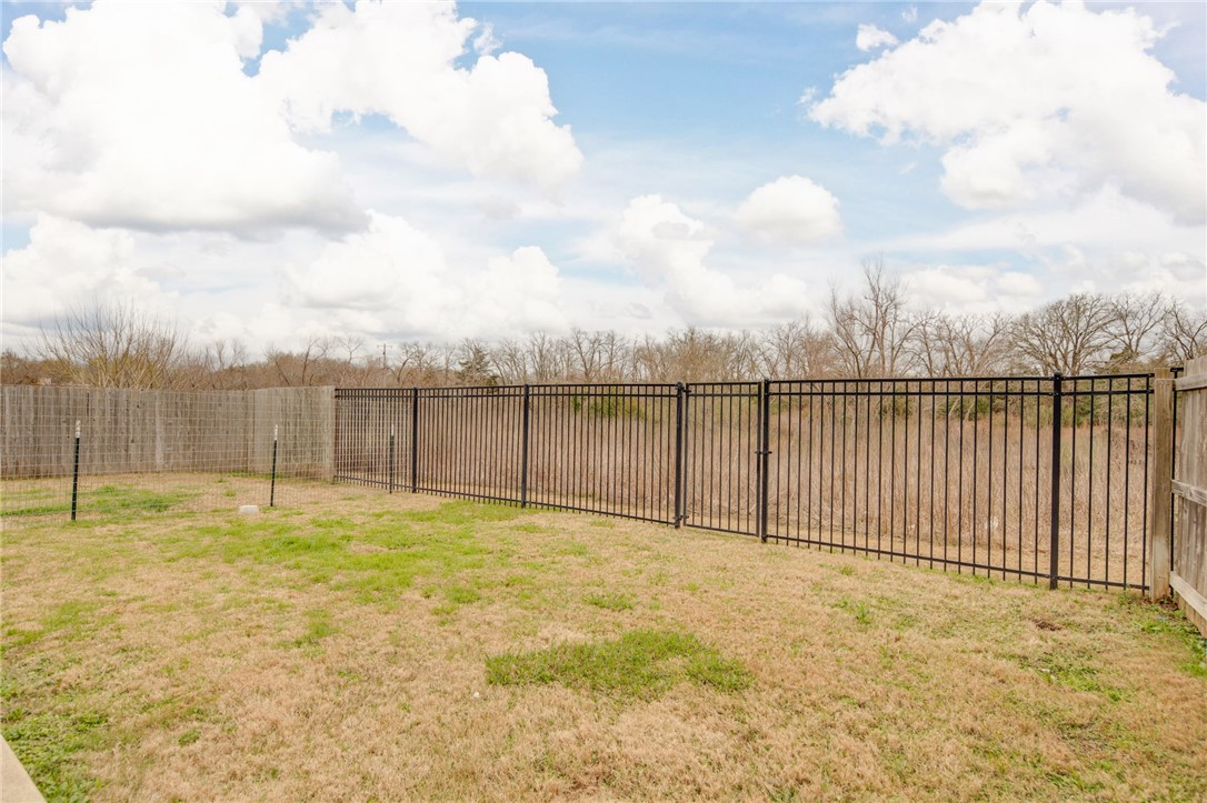 College Station, Texas 77845, United States, 4 Bedrooms Bedrooms, ,5 BathroomsBathrooms,Residential,Active,3209