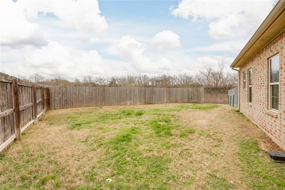 College Station, Texas 77845, United States, 4 Bedrooms Bedrooms, ,5 BathroomsBathrooms,Residential,Active,3209