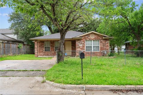 Photo of 504 Thompson Street, College Station, TX 77840 (MLS # 26005349)