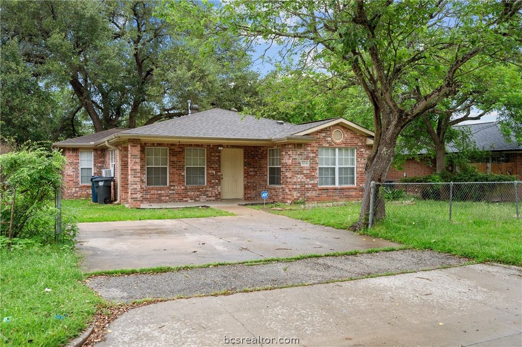 Photo of 504 Thompson Street, College Station, TX 77840 (MLS # 26005349)