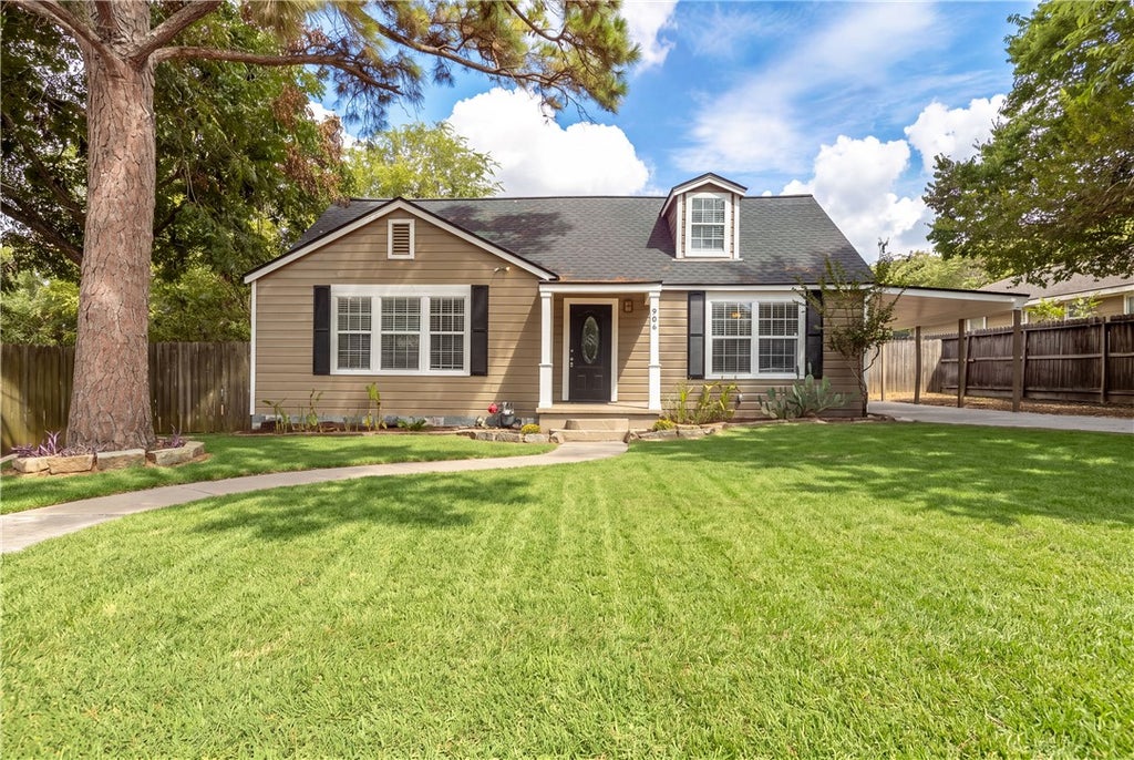 Photo of 906 W First Street, Brenham, TX 77833 (MLS # 26010930)