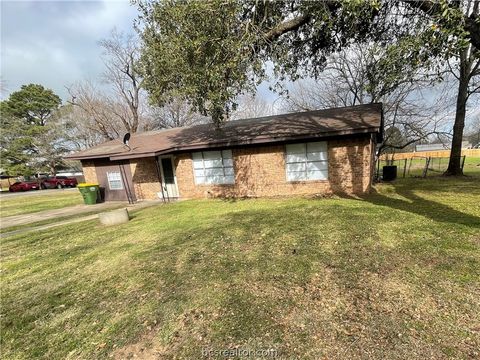 Tiny photo for 508 Rose Marie Boulevard, Hearne, TX 77859 (MLS # 26002661)