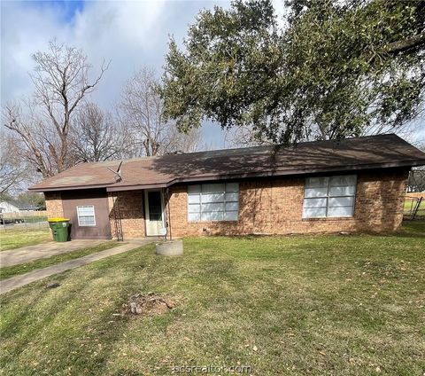 Photo of 508 Rose Marie Boulevard, Hearne, TX 77859 (MLS # 26002661)