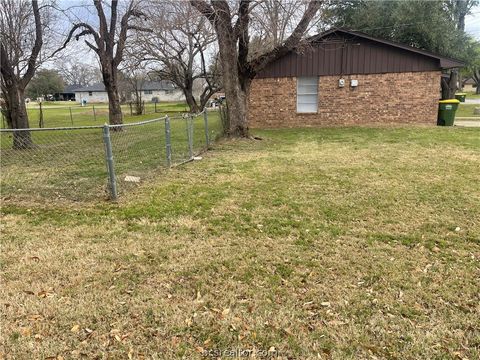 Tiny photo for 508 Rose Marie Boulevard, Hearne, TX 77859 (MLS # 26002661)