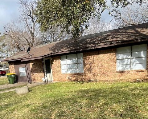 Tiny photo for 508 Rose Marie Boulevard, Hearne, TX 77859 (MLS # 26002661)