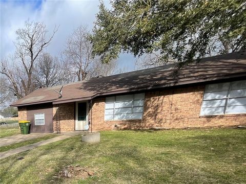 Tiny photo for 508 Rose Marie Boulevard, Hearne, TX 77859 (MLS # 26002661)