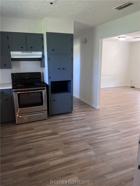 Tiny photo for 508 Rose Marie Boulevard, Hearne, TX 77859 (MLS # 26002661)