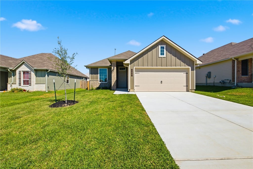 Photo of 109 Hejl Drive, Caldwell, TX 77836 (MLS # 26011949)
