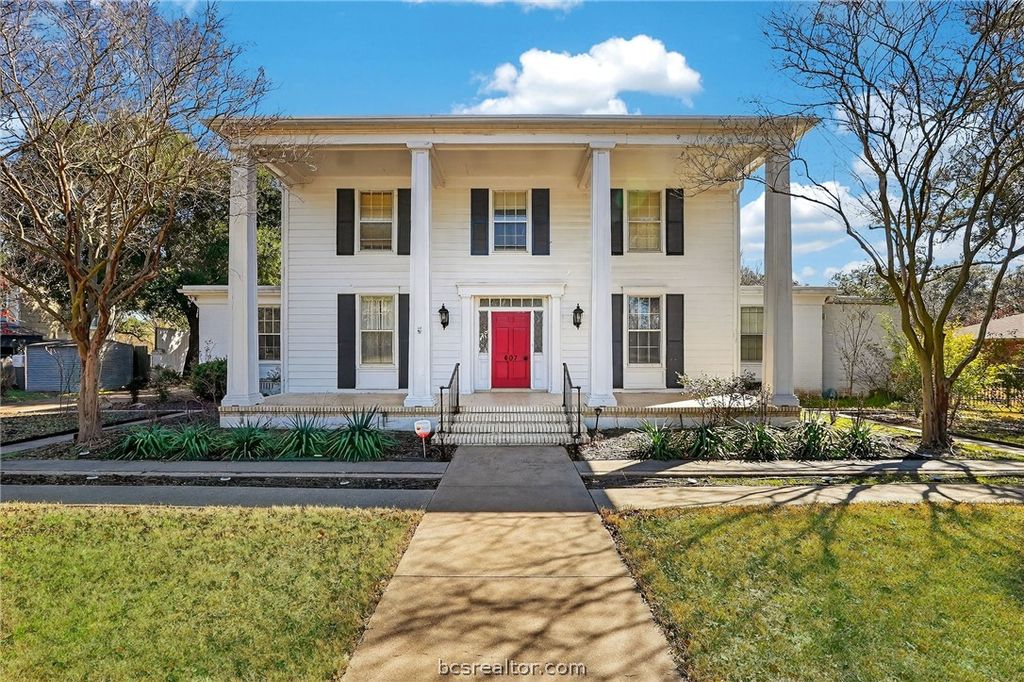 Photo of 607 S Haswell Drive, Bryan, TX 77803 (MLS # 26001845)