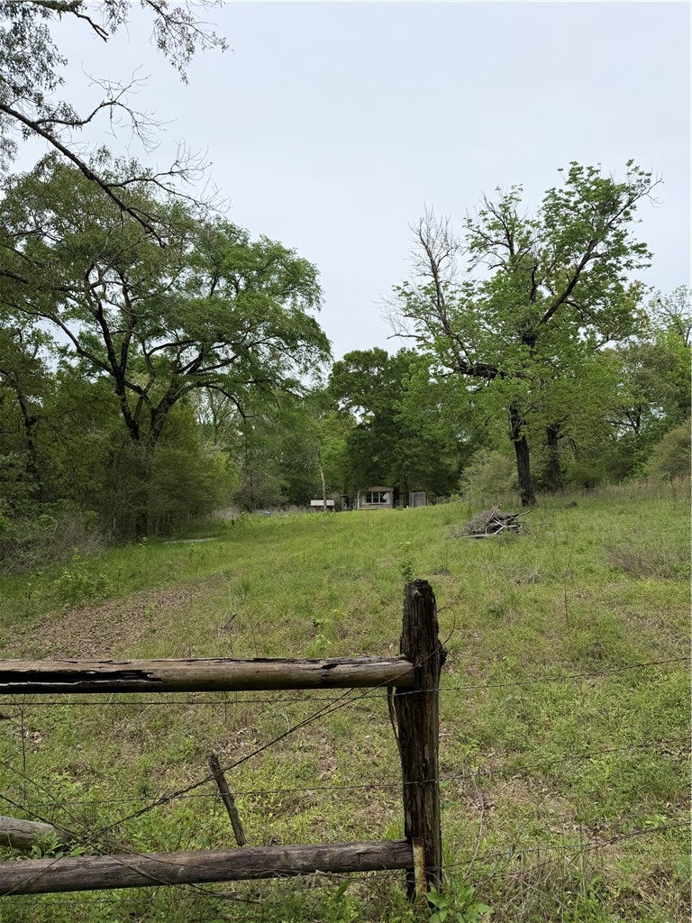 2525 Private Road 1195